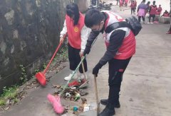 弘揚(yáng)雷鋒精神，社區(qū)清潔我先行！